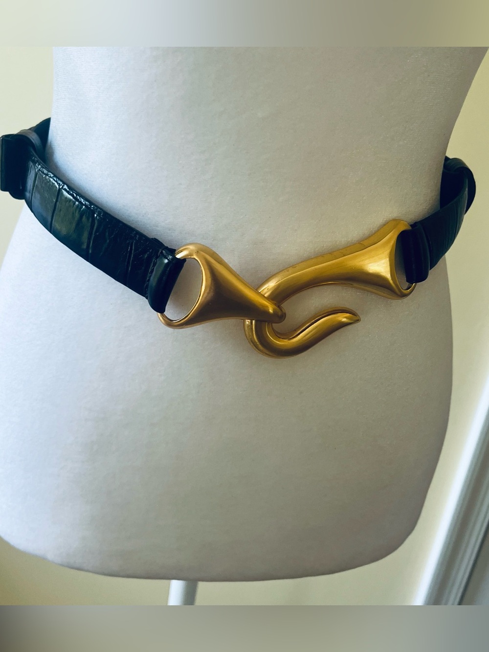 Statement Vintage Chicos Captain Hook leather belt adjustable